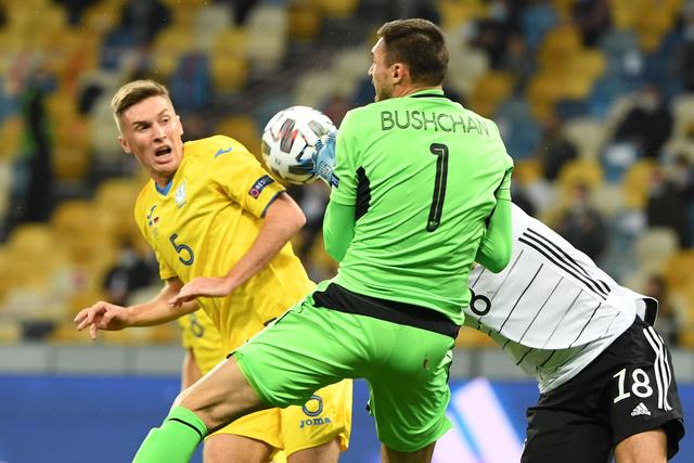 乔帅雪藏王哲林重用胡金秋 后者20分率队首胜