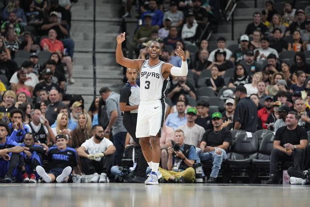 弗格35分辽宁胜山东 贺希宁16分深圳负四川