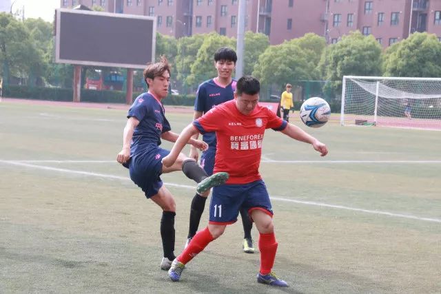 战争谣言冲击足坛:伊朗球星回国参军？C罗跑路