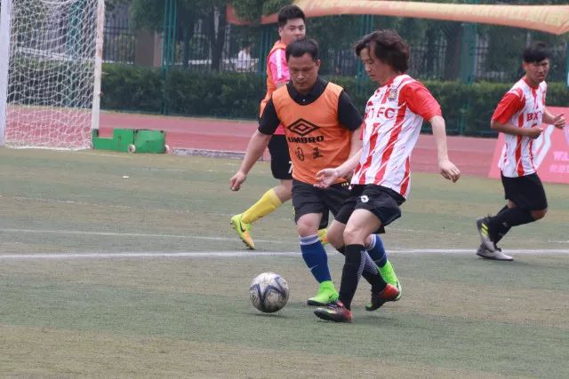 胡金秋0.8秒绝平广厦加时险胜北京 吉林胜浙江